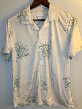 Porter & Ash Cream Short-Sleeve Button-Up Shirt with Green Leaf Print